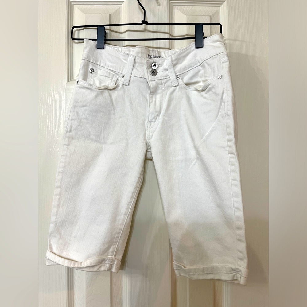 Levi’s Modern Skinny White Shorts